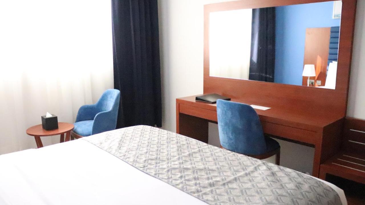 Al Riyadh Hotel Apartments Abu Dhabi Exterior photo
