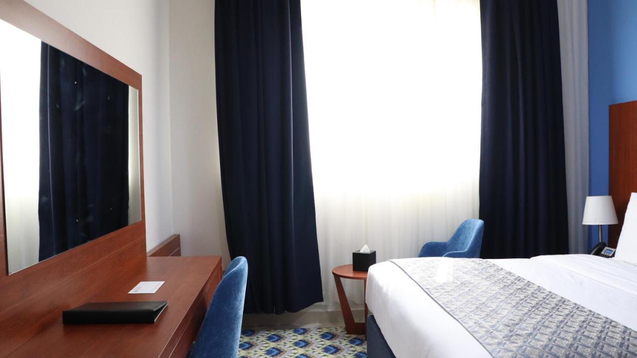 Al Riyadh Hotel Apartments Abu Dhabi Exterior photo